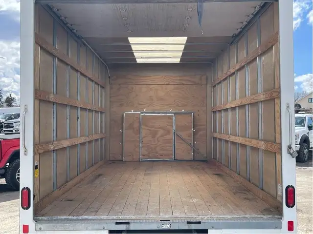 2023 Ford E-Series Cutaway E-450 DRW 176 Inch WB Box Cube Van Wi in Cars & Trucks in Calgary - Image 6