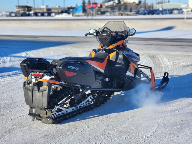 2013 Arctic Cat XF800 Cross Tour in Snowmobiles in Edmonton - Image 3