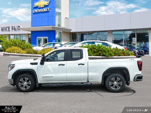 2021 GMC Sierra 1500 assist steps,keyless entry,outside power... in Cars & Trucks in Ottawa - Image 3
