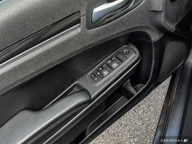 2022 Chrysler 300 300 Touring L | Leather | Nav | Apple Carplay in Cars & Trucks in Guelph - Image 24