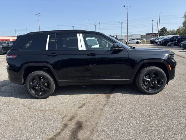 2025 Jeep Grand Cherokee Altitude in Cars & Trucks in Mississauga / Peel Region - Image 4