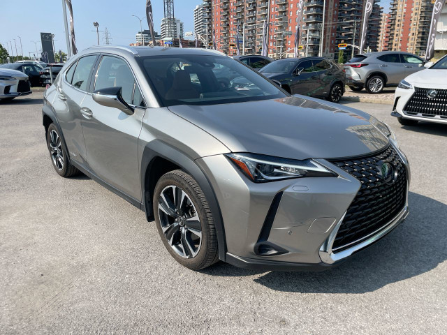 2021 Lexus UX 250h Luxe / Camera / Toit ouvrant / Cuir Bien Équi in Cars & Trucks in Laval / North Shore - Image 2