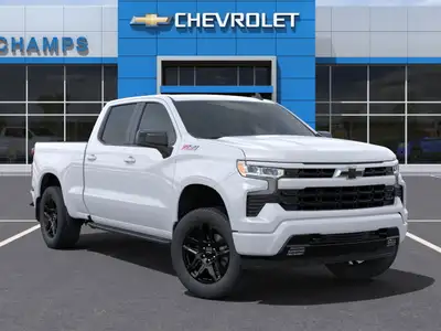 Le Chevrolet Silverado 1500 Crew Rst 4rm 2025, affichant seulement 3 000 km, est offert en version d...