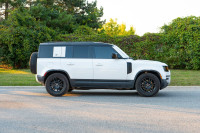 2024 LAND ROVER DEFENDER 110 S CLEAN CARFAX 7 SEATER COMES WITH DIGITAL CLUSTER, MERIDIAN SOUND SYST... (image 3)