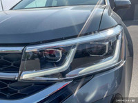 ==== 2022 Volkswagen Taos Highline | AWD | Ventilated Seats | CarPlay | Only 25k KM ==== Compact yet... (image 9)
