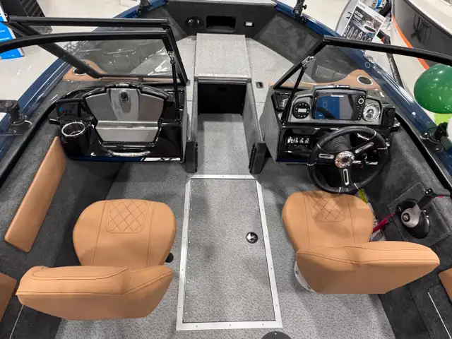 2025 Legend 17 XT  in Powerboats & Motorboats in Barrie - Image 12