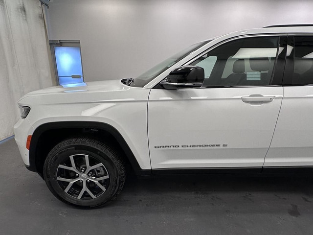 2025 Jeep Grand Cherokee L Limited - Sunroof in Cars & Trucks in Lethbridge - Image 2