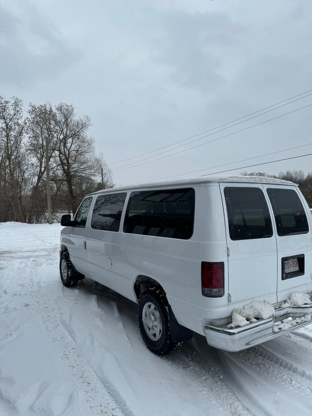 2012 Ford Econoline Wagon PASSENGER VAN CERTIFIED in Cars & Trucks in Oakville / Halton Region - Image 4