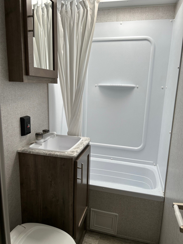 2019 DUTCHMAN ASPEN TRAIL 32’ (FINANCING AVAILABLE) in Travel Trailers & Campers in Strathcona County - Image 3