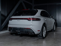 Engine: 4 Cylinder Engine L/100Km City: 12.4 L/100Km Hwy: 9.6 Safety Equipment Aide à la conduite da... (image 2)