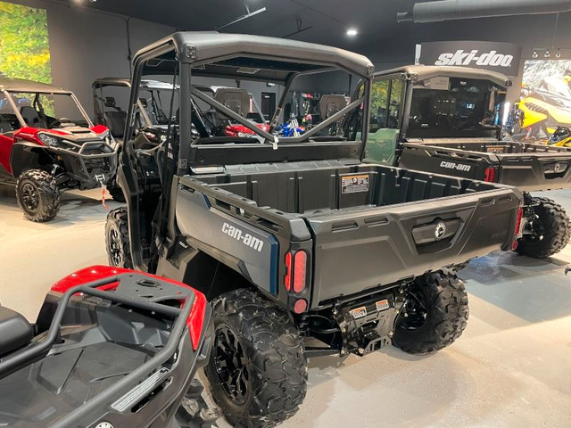 2025 CAN-AM DEFENDER XT HD9 SIDE BY SIDE in ATVs in London - Image 3