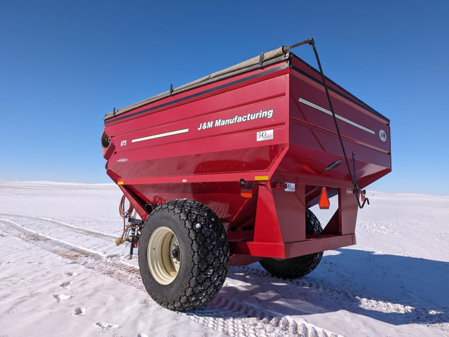 J&M Manufacturing 875 Bushel S/A Grain Cart in Farming Equipment in Regina - Image 3