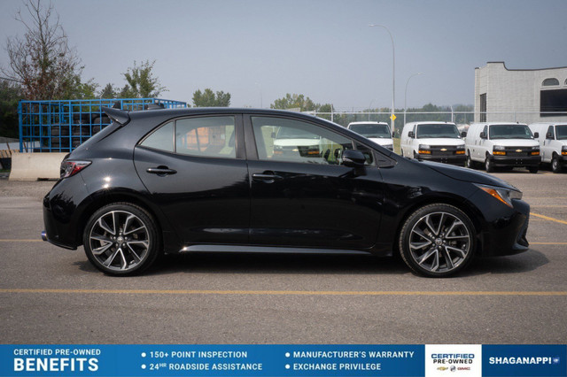 2021 Toyota Corolla Hatchback SE || RARE MANUAL TRANSMISSION in Cars & Trucks in Calgary - Image 4