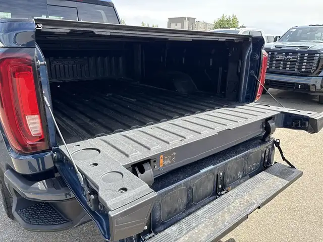 2023 GMC Sierra 3500 HD AT4 in Cars & Trucks in Edmonton - Image 14