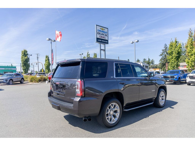 2017 GMC Yukon SLT 4X4 | V8, Heated Leather, Tow Pkg + 3rd Row in Cars & Trucks in Nanaimo - Image 4