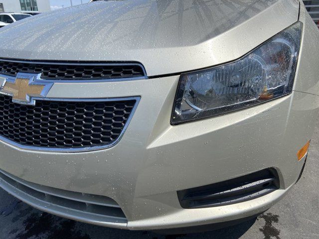 2014 Chevrolet Cruze 1LS in Cars & Trucks in Calgary - Image 3
