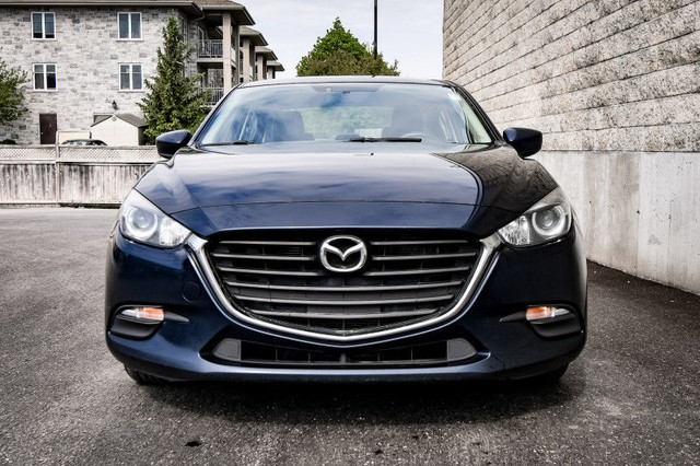 2017 Mazda Mazda3 SE • HEATED LEATHER • BLUETOOTH • R-V CAM in Cars & Trucks in Cornwall - Image 4