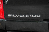 Engine: Moteur à 8 cylindres 5.3L/325CI L/100Km City: 15.8 L/100Km Hwy: 13.1 (image 7)