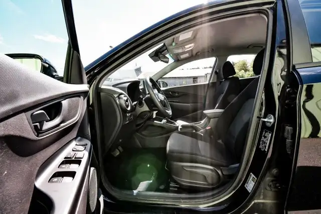 2022 Hyundai Kona 2.0L Essential AWD • HEATED SEATS • CP/AA in Cars & Trucks in Cornwall - Image 24