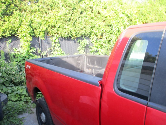 2006 Ford F-150 XL 2X4 V6 BOITE DE 8 in Cars & Trucks in Laval / North Shore - Image 2