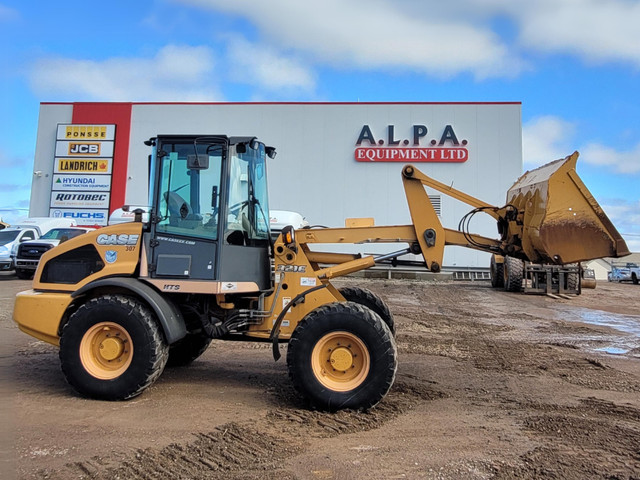 2013 Case 321E in Heavy Equipment in Truro - Image 2