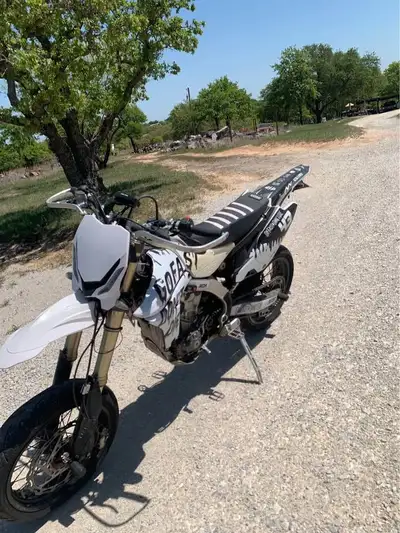 APPLY NOW: https://www.ridecollective.ca/get-pre-approved The 2013 Yamaha YZ450F is a motocross moto...