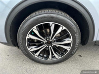 - ONE OWNER - ACCIDENT FREE - HEATED CLOTH SEATS - HEATED STEERING WHEEL - NAVIGATION - REMOTE START... (image 9)