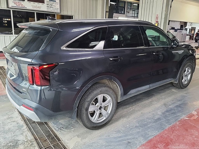 2024 Kia Sorento LX AWD - 7 Passenger, Heated Seats, Backup Came in Cars & Trucks in Winnipeg - Image 4