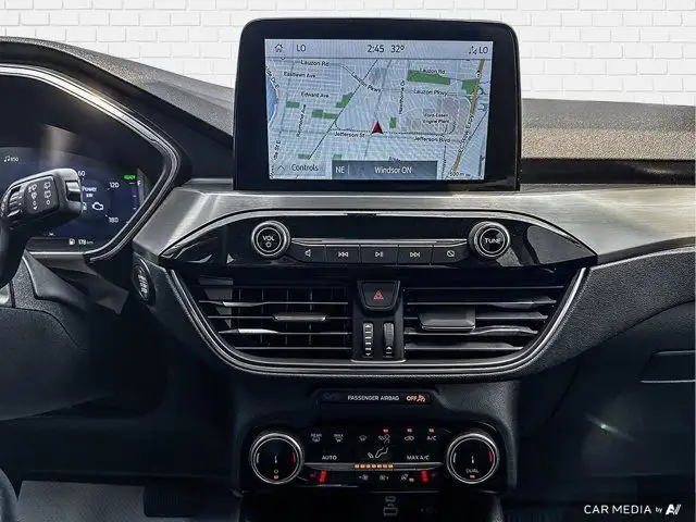 2022 Ford Escape Titanium Hybrid | Heated Seats | Remote Start in Cars & Trucks in Windsor Region - Image 24