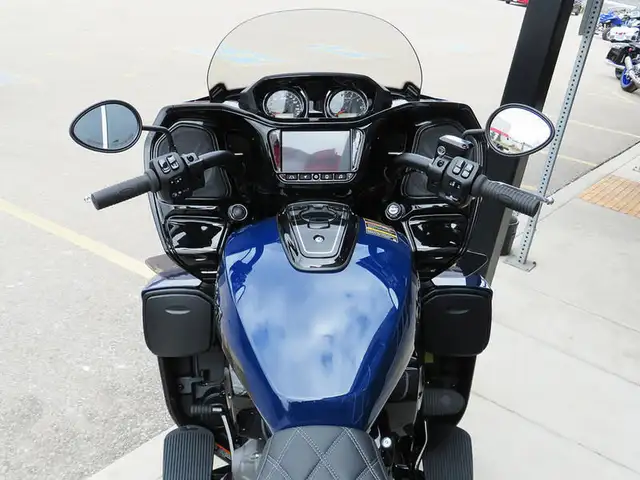 2024 Indian Motorcycle Pursuit Dark Horse with PowerBand Audio P in Street, Cruisers & Choppers in Cambridge - Image 7