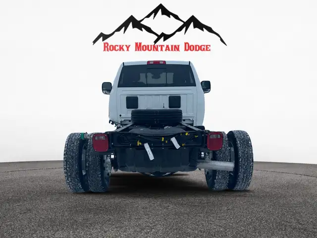 2024 RAM  5500 REGULAR CAB  SLT  DIESEL CAB CHASSIS in Cars & Trucks in Red Deer - Image 5