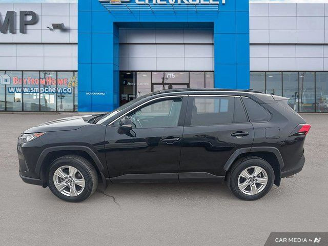 2020 Toyota RAV4 XLE | AWD | Sunroof | Heated Seats | Back Up in Cars & Trucks in Saskatoon - Image 2