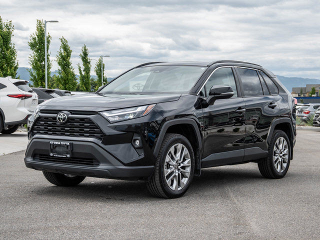2022 Toyota RAV4 XLE Premium | ONE OWNER | AWD | SUNROOF in Cars & Trucks in Kelowna - Image 4