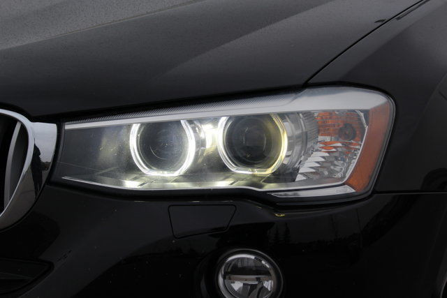 2015 BMW X4 xDrive28i in Cars & Trucks in Calgary - Image 4