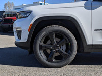 This Jeep Grand Cherokee has a strong Regular Unleaded V-6 3.6 L/220 engine powering this Automatic... (image 7)
