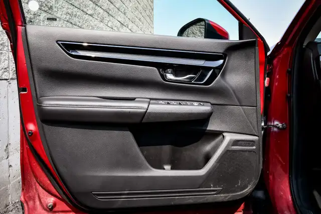 2024 Honda CR-V Sport • SUNROOF • POWER LIFTGATE • HEATED SEATS in Cars & Trucks in Kingston - Image 11