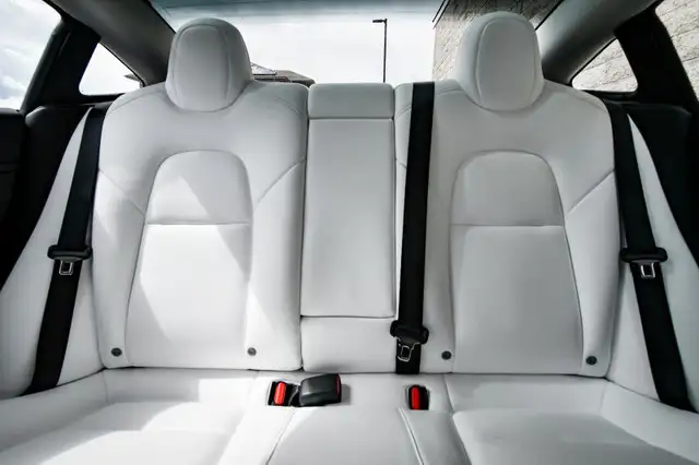 2023 Tesla Model 3 Base • FAST CHARGING • NAV • 360 CAM • SUNROO in Cars & Trucks in Kingston - Image 26