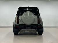 Le Land Rover Defender 110 P400 X-Dynamic SE 2023 est un VUS robuste et performant qui allie capacit... (image 6)