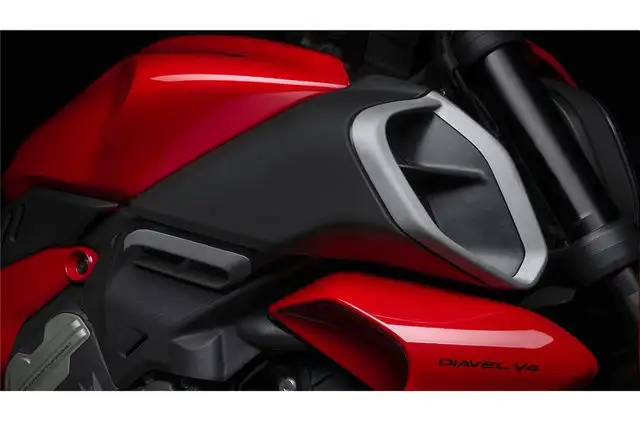 2023 Ducati Diavel V4 in Street, Cruisers & Choppers in Kelowna - Image 6
