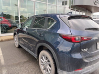 Le Mazda CX-5 GS AWD 2023 est propulsé par un moteur atmosphérique Skyactiv-G de 2,5 L développant 1... (image 3)