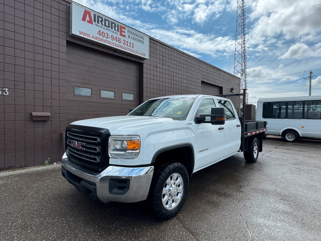 2016 GMC Sierra 3500HD Flat Bed 4X4 in Cars & Trucks in Calgary - Image 2