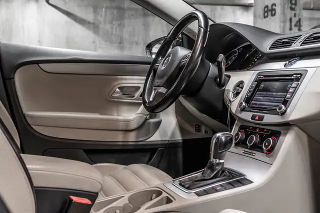 2012 Volkswagen CC Sportline 2.0T 6sp DSG Tip Toit ouvrant * Cui in Cars & Trucks in City of Montréal - Image 28