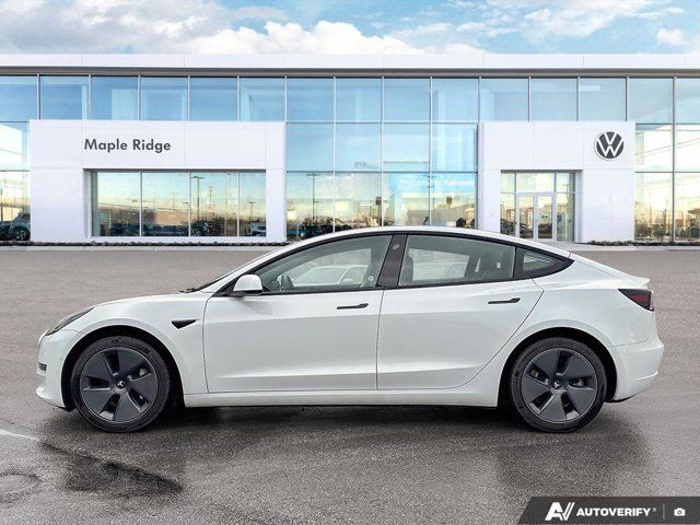 2022 Tesla Model 3 in Cars & Trucks in Tricities/Pitt/Maple - Image 2