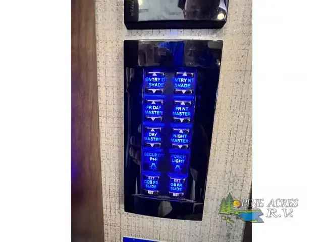 2016 Entegra Coach Anthem 42RBQ 42 Miles All New Tires ! in RVs & Motorhomes in Moncton - Image 38