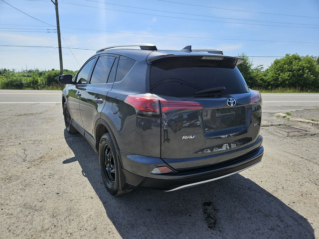 2018 Toyota RAV4 LE in Cars & Trucks in Ottawa - Image 3