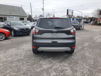 2017 FORS ESCAPE SPORT, FWD, Automatic, gray exterior, gray cloth interior, power locks, mirrors, wi... (image 2)