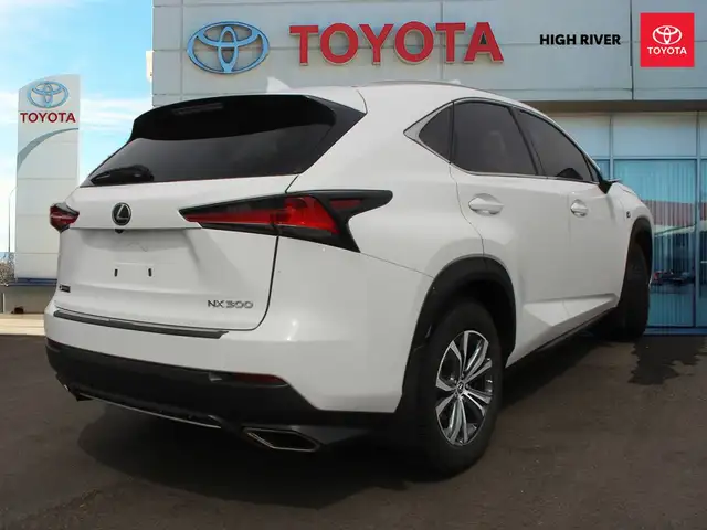 2018 Lexus NX300 FSPORT AWD w/ 2 Sets of Tires in Cars & Trucks in Calgary - Image 7