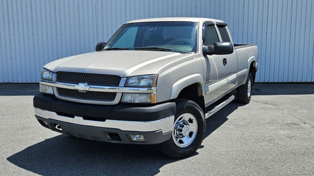 2004 Chevrolet Silverado 2500HD in Cars & Trucks in Longueuil / South Shore - Image 2