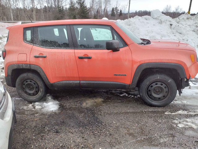 2015 Jeep Renegade Sport in Cars & Trucks in Barrie - Image 4