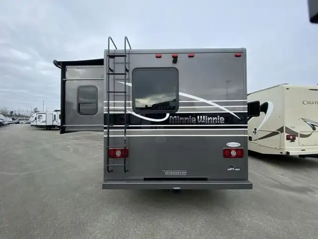2025 Winnebago Minnie Winnie 26T in RVs & Motorhomes in Abbotsford - Image 9